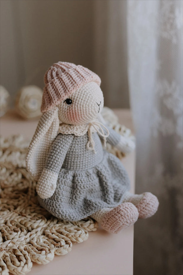 Crochet Bunny Girl Pattern with clothes