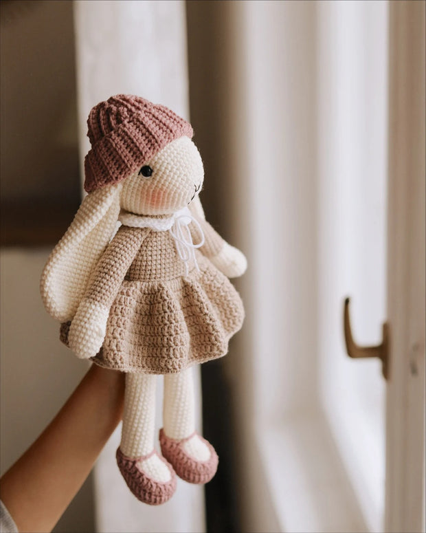 Crochet Bunny Girl Pattern with clothes