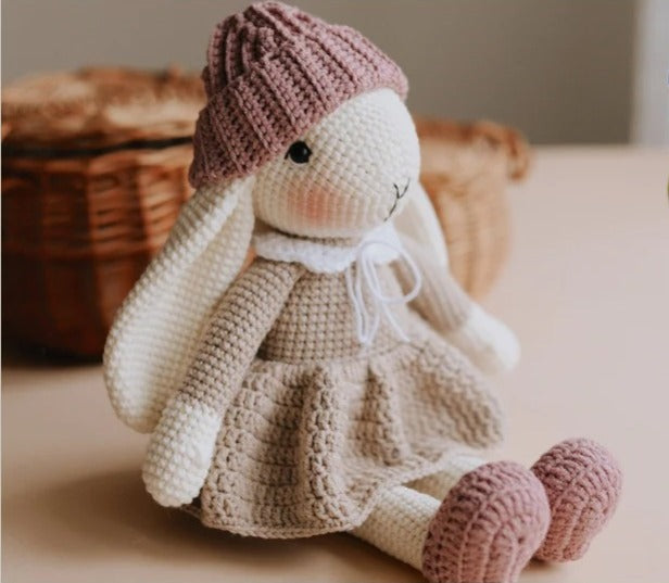 Crochet Bunny Girl Pattern with clothes