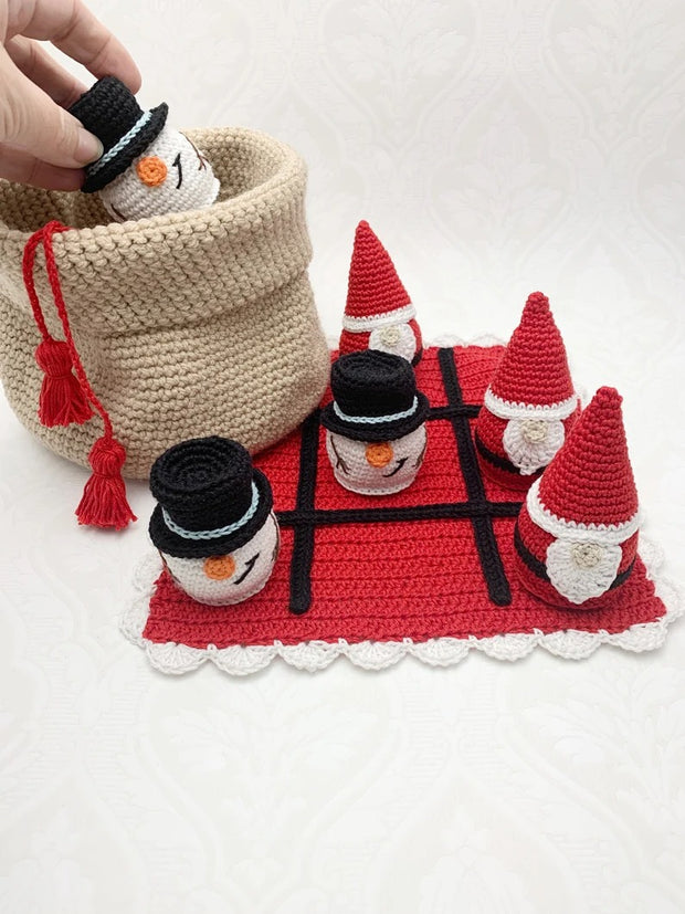 Crochet Tic tac toe, three in a row christmas pattern