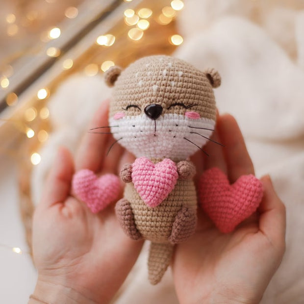 Crochet pattern Valentine’s Day toy otter with heart