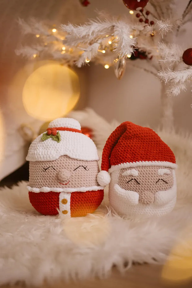 Santa & Mrs. Claus Crochet Pillow Pattern