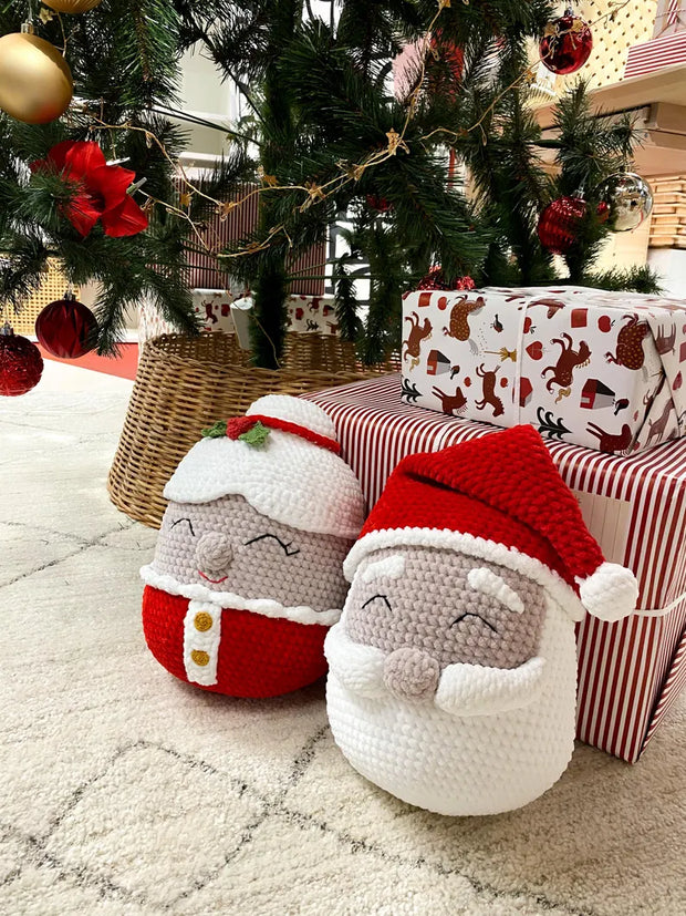 Santa & Mrs. Claus Crochet Pillow Pattern
