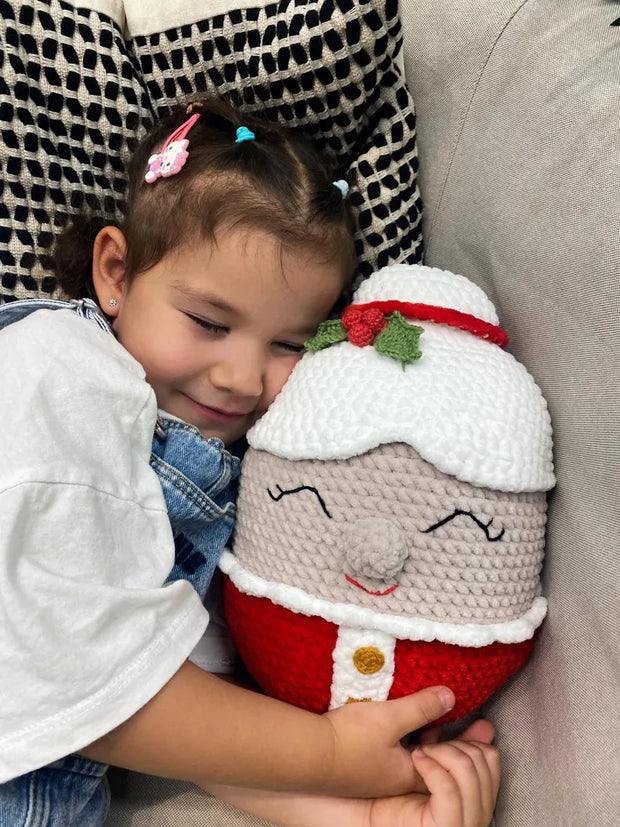 Santa & Mrs. Claus Crochet Pillow Pattern